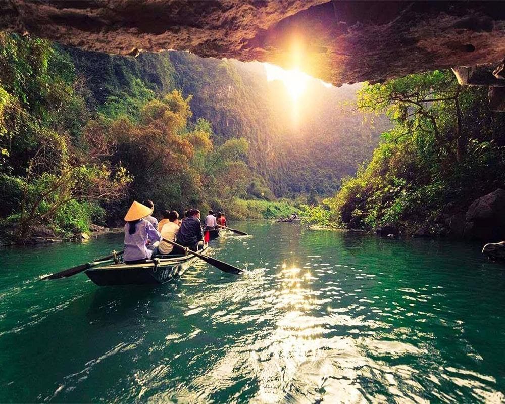NINH BÌNH 2 NGÀY 1 ĐÊM HOA LƯ - TAM CỐC - HANG MÚA - BÁI ĐÍNH - TRÀNG AN